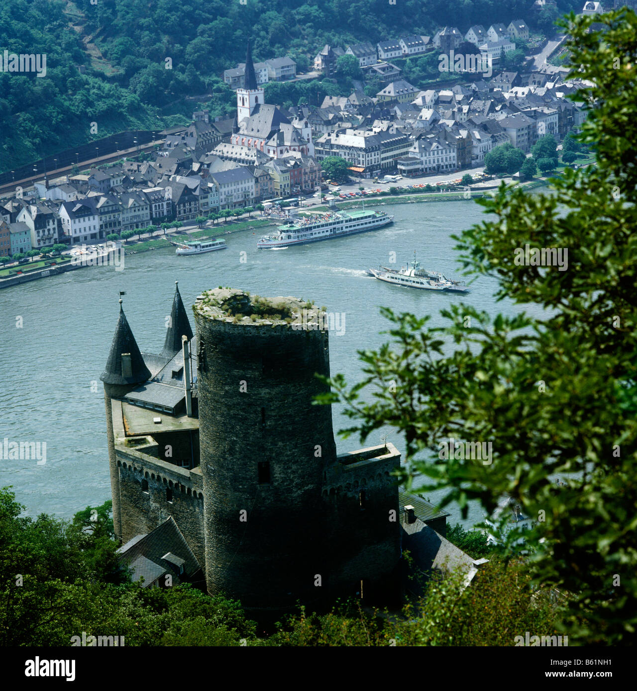 Burg Katz on the Rhine with St Goar behind it,Germany.In 1435 the Counts of Katzenelnbogen were the first to plant Riesling wine Stock Photo