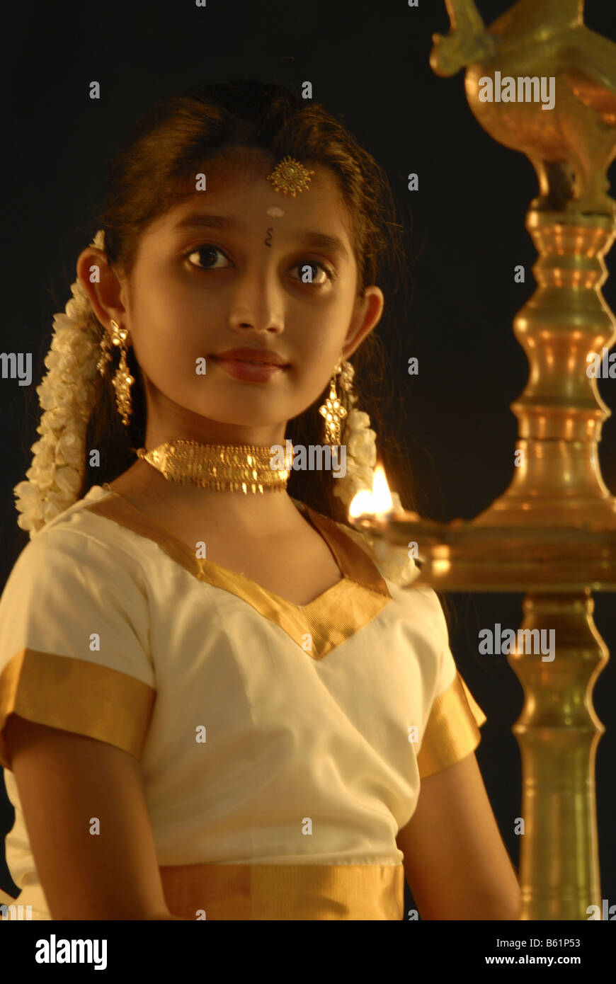 A MODEL FROM KERALA IN TRADITIONAL ATTIRE DURING ONAM Stock Photo - Alamy
