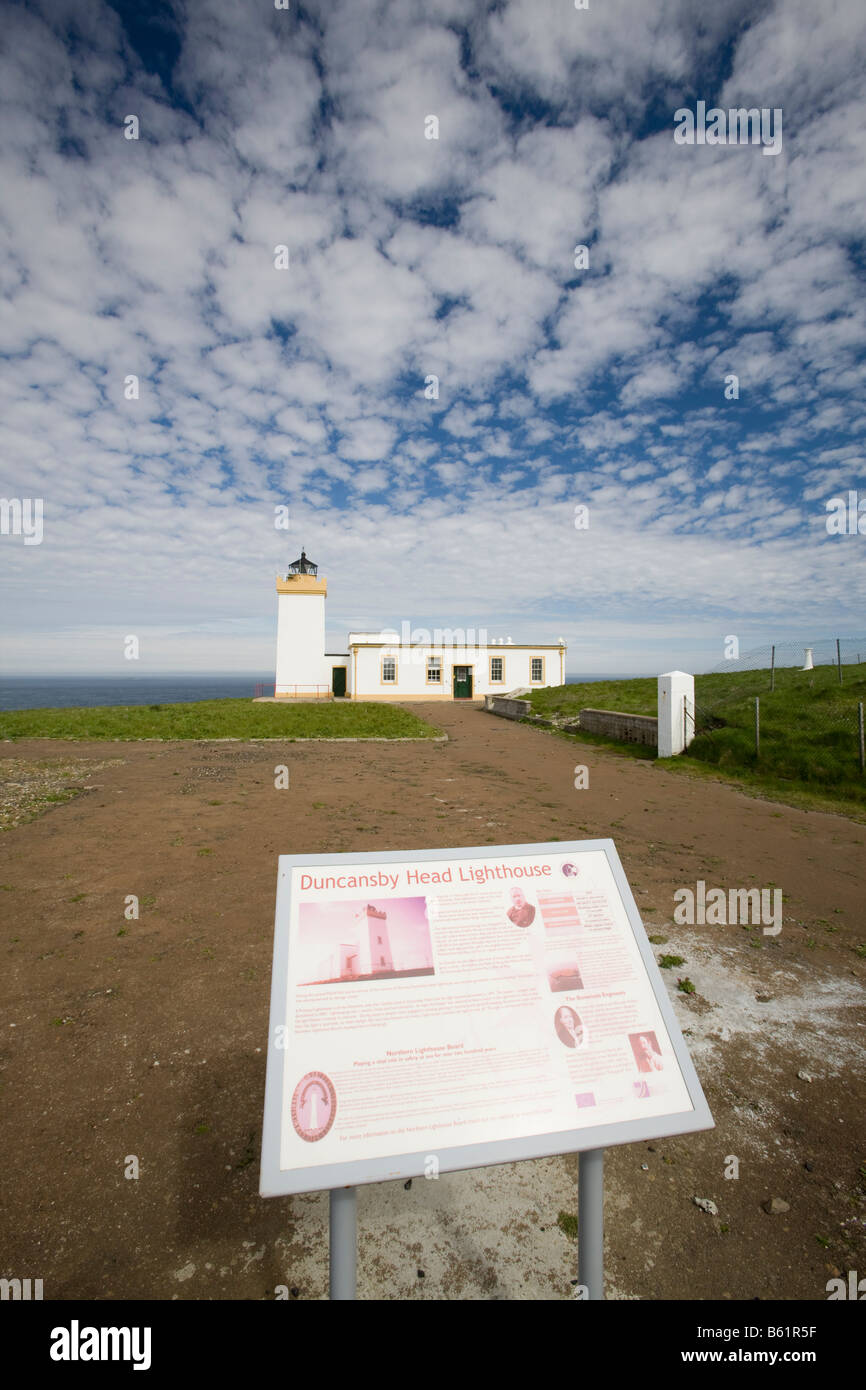 Lighthouse at Duncansby Head, John O'Groats, Scotland, marking the most north-easterly point of mainland UK Stock Photo