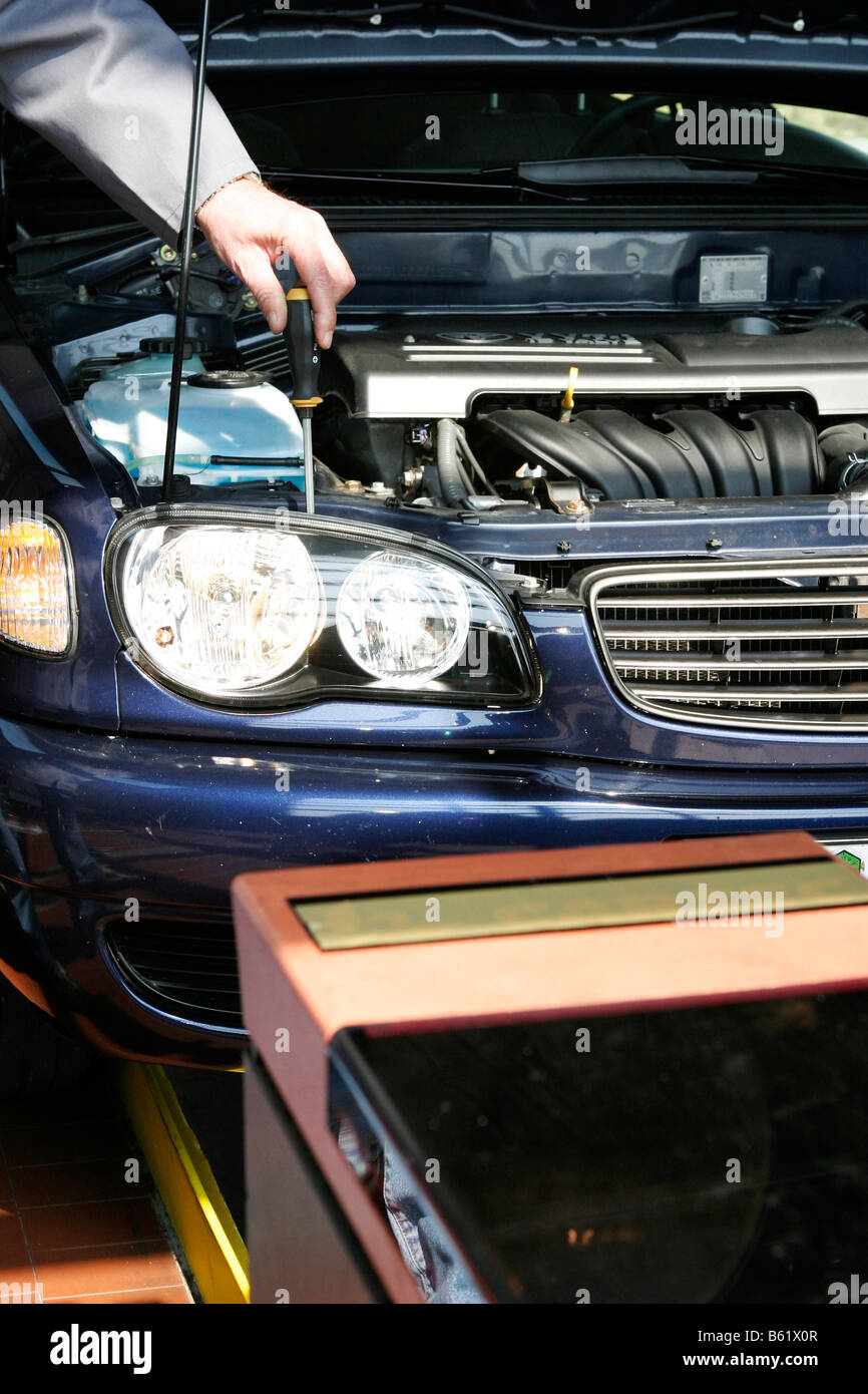 Car light test Stock Photo Alamy