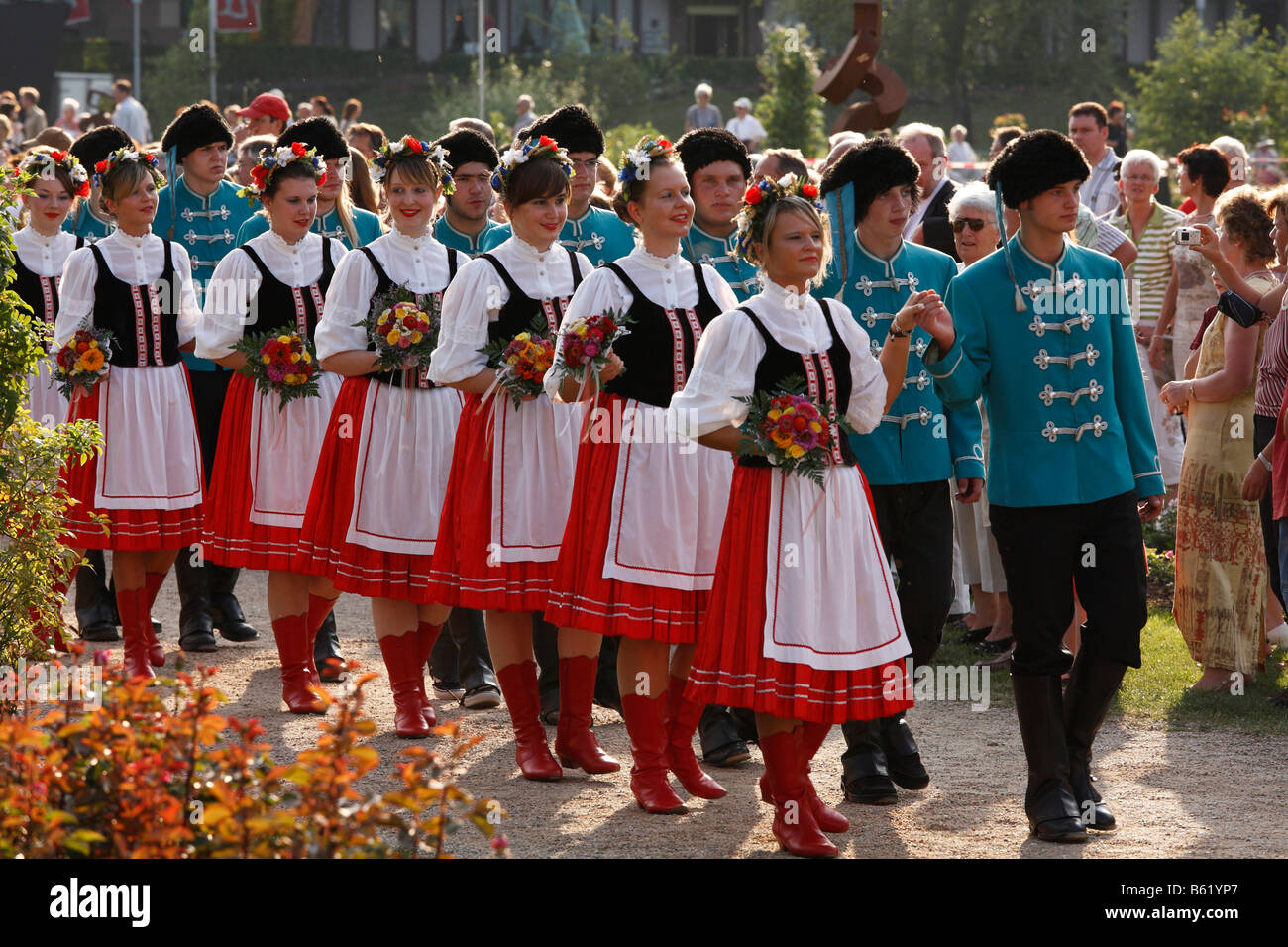 People wearing traditional costumes, Rakoczi Festival, Rosengarten, Bad  Kissingen, Rhoen, Lower Franconia, Bavaria, Germany, Eu Stock Photo - Alamy