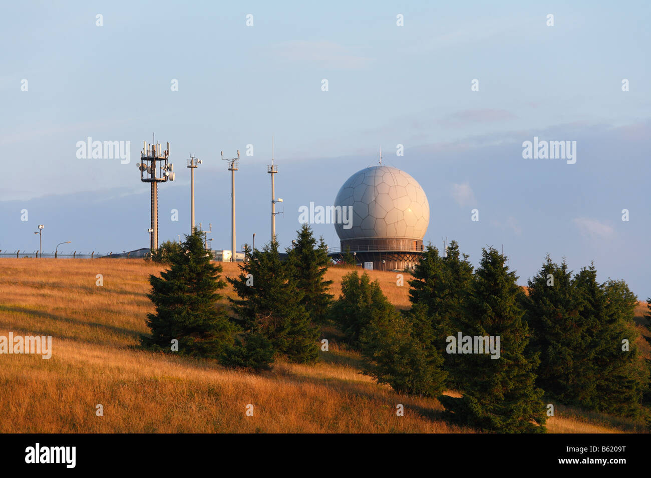 Radar dome and antenna systems on the Wasserkuppe plateau, Rhoen, Hesse, Germany, Europe Stock Photo
