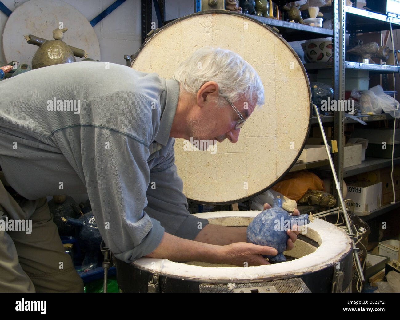Kiln unloading hires stock photography and images Alamy