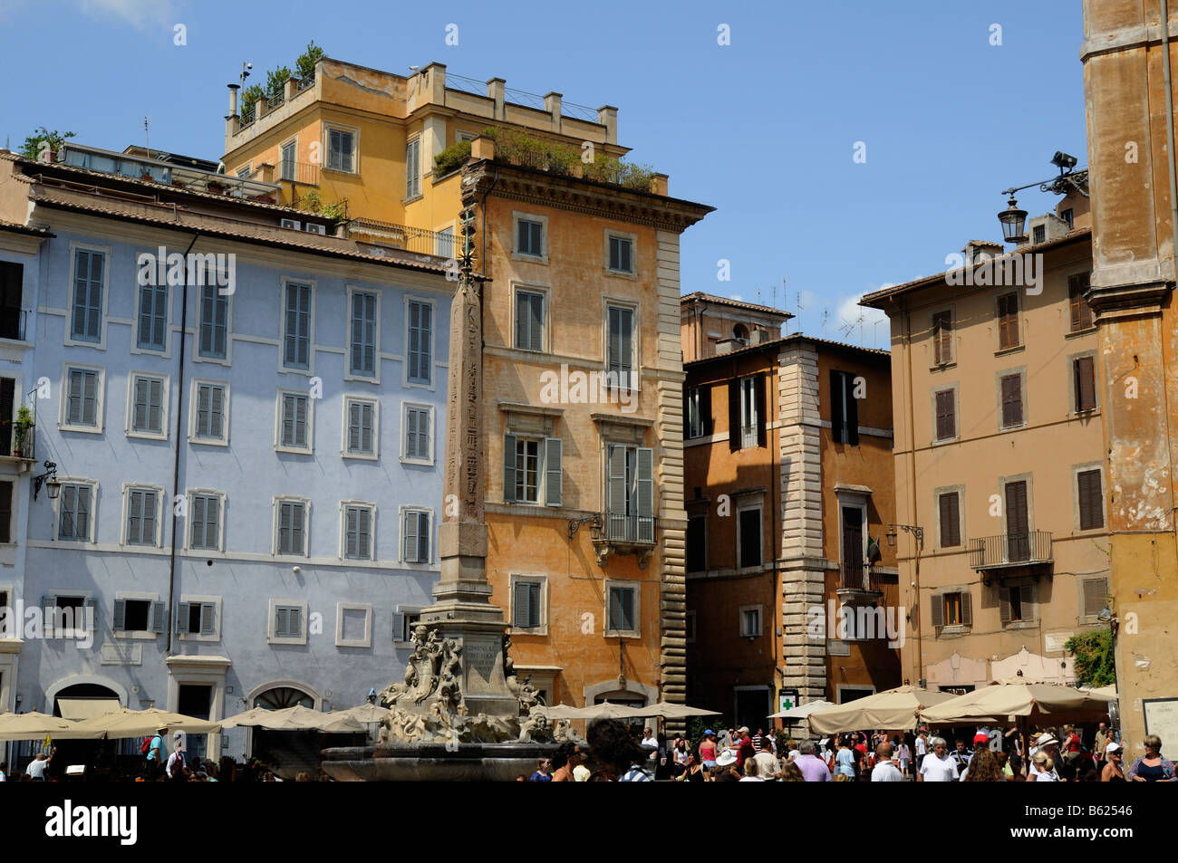 The Piazza Rotunda in Rome Italy Stock Photo - Alamy