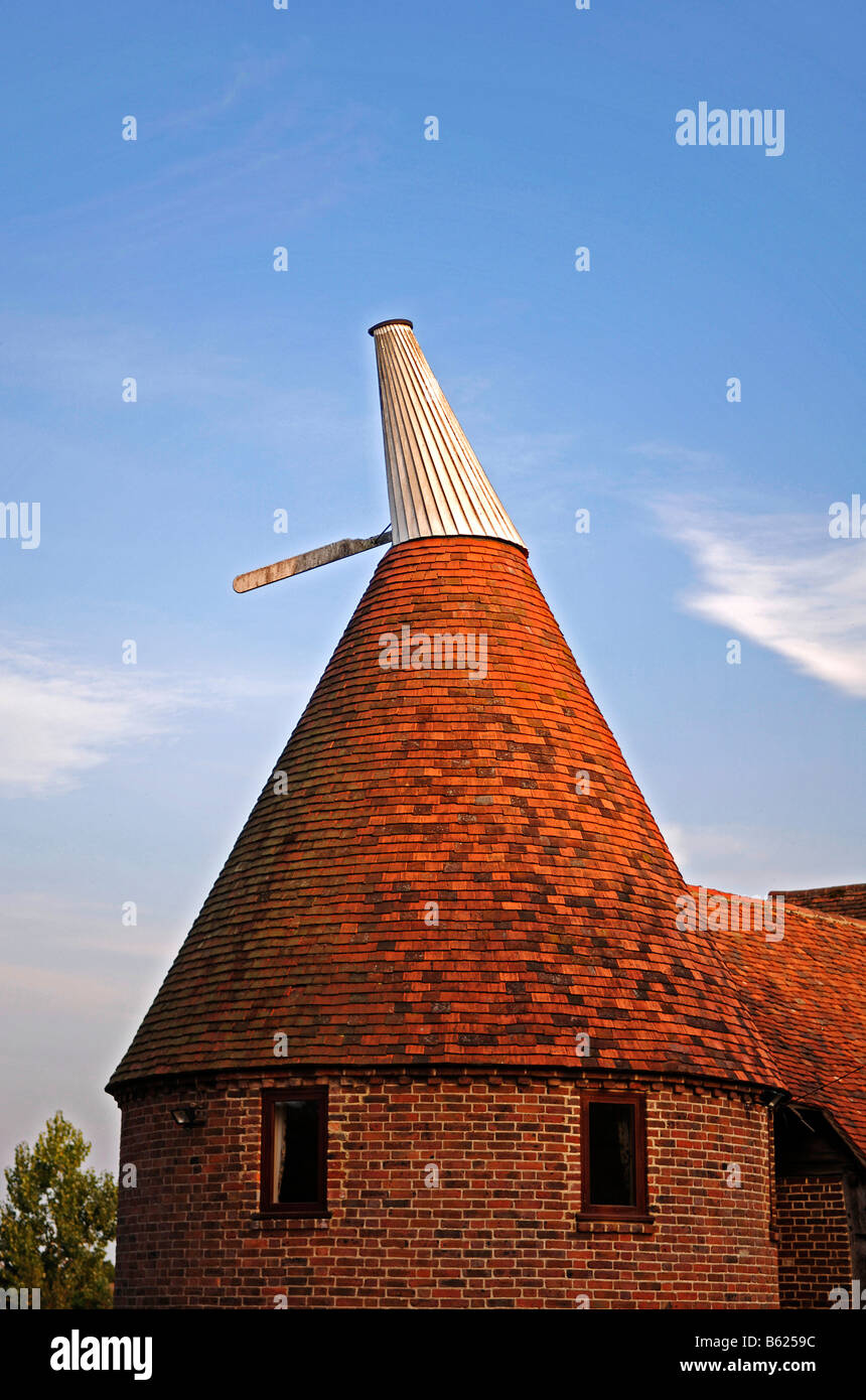 Oast House, former drying house for hops, Kent, England, Great Britain, Europe Stock Photo