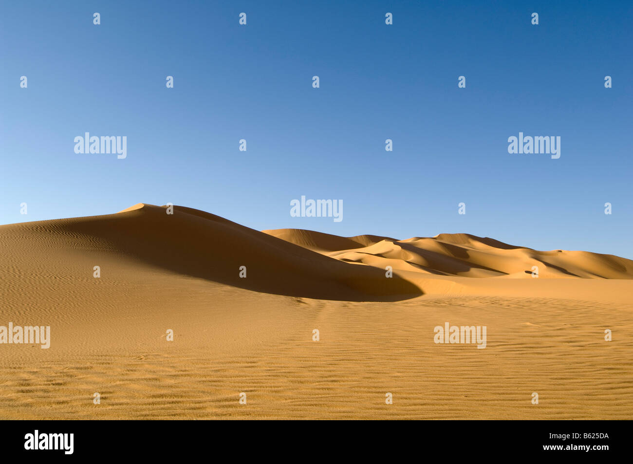 Erg Awbari Sahara desert Fezzan Libya Stock Photo - Alamy