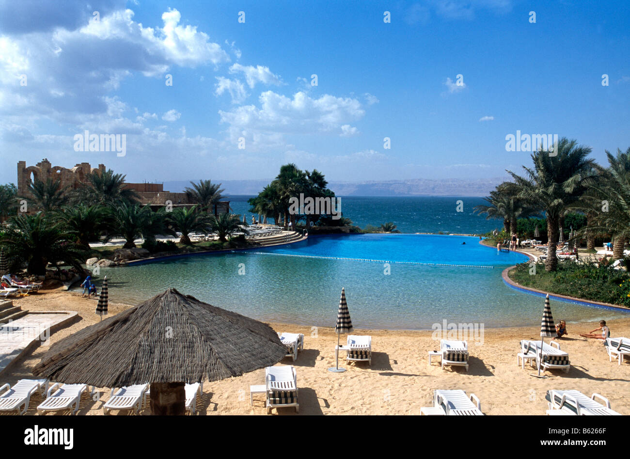 Movenpick Hotel Pool Dead Sea Hi res Stock Photography And Images Alamy