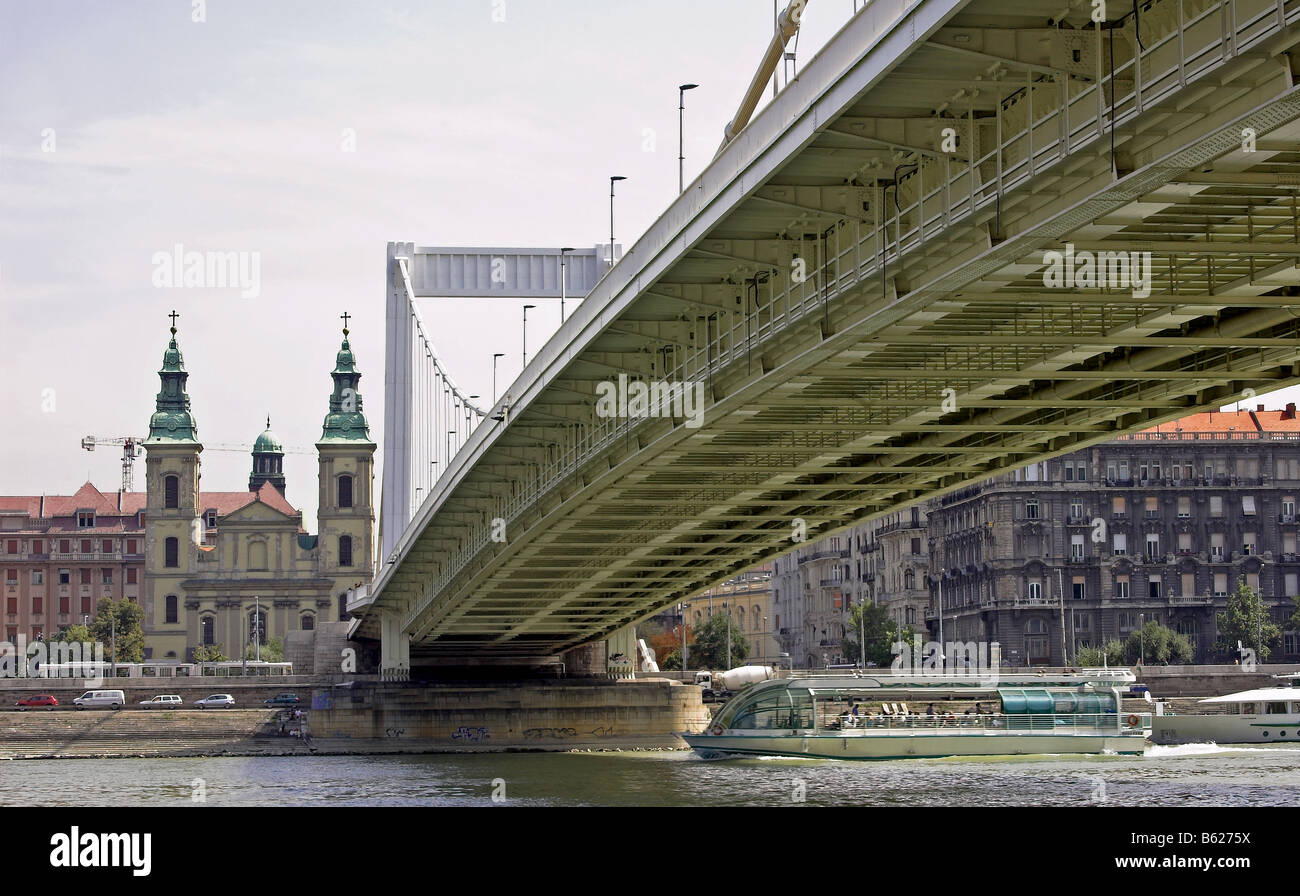 The Inner City Parish Church and Elizabeth Erzsebet bridge in Budapest ...