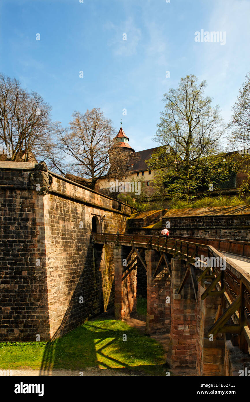 Buergermeistersteg, wooden bridge, Nuremberg Castle, battlement, historic city centre, Nuremberg, Middle Franconia, Bavaria, Ge Stock Photo