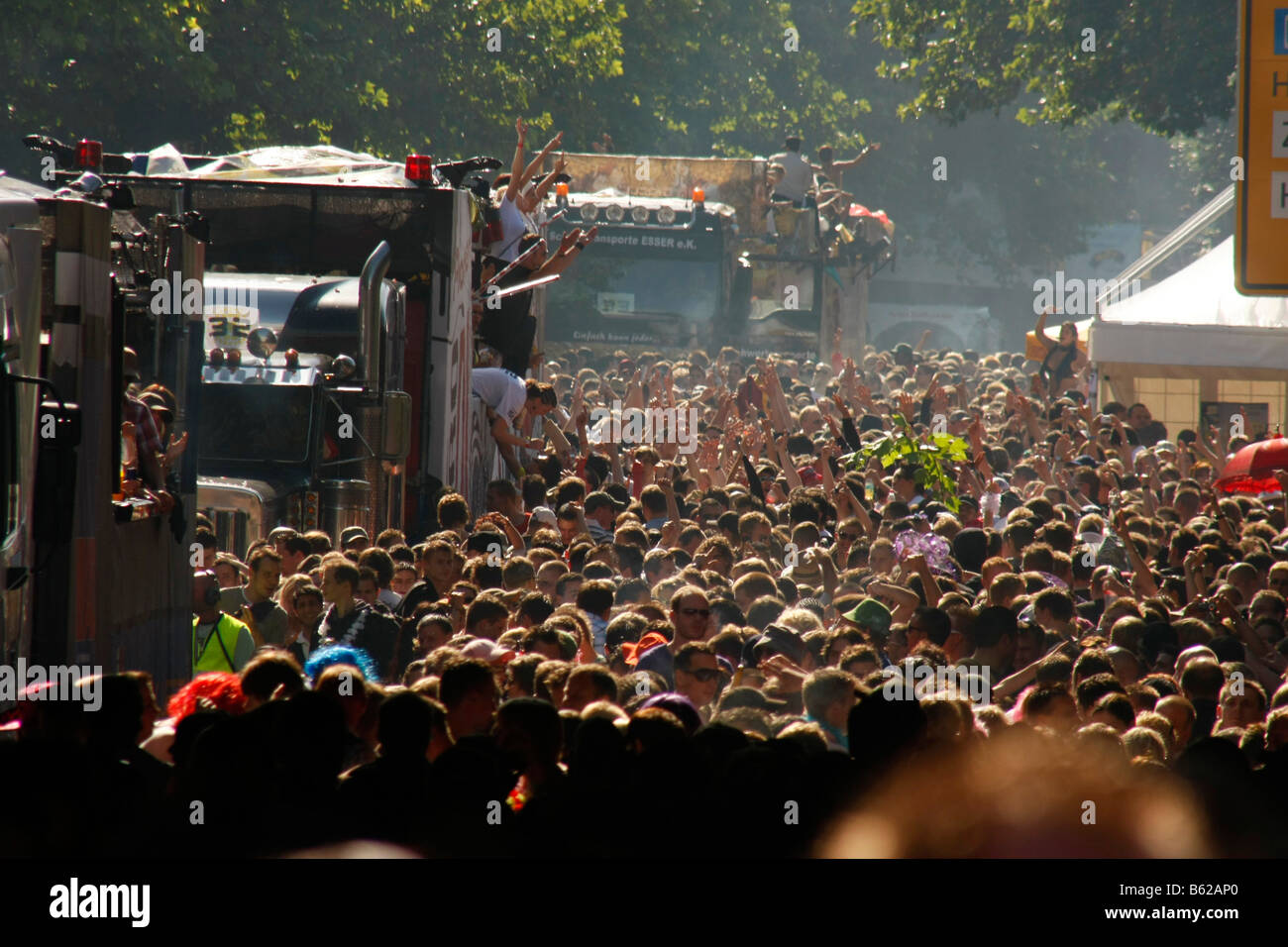 Crowds and floats during the Highway to Love 2008 Love Parade in Dortmund, North Rhine-Westphalia, Germany, Europe Stock Photo