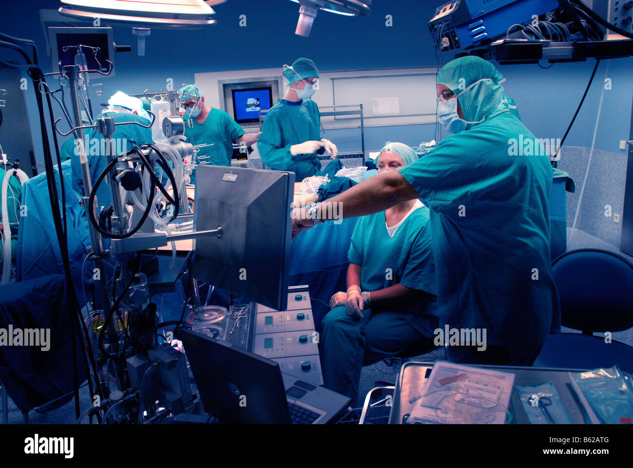 Briefing, doctors and hospital personnel during an operation, operating ...