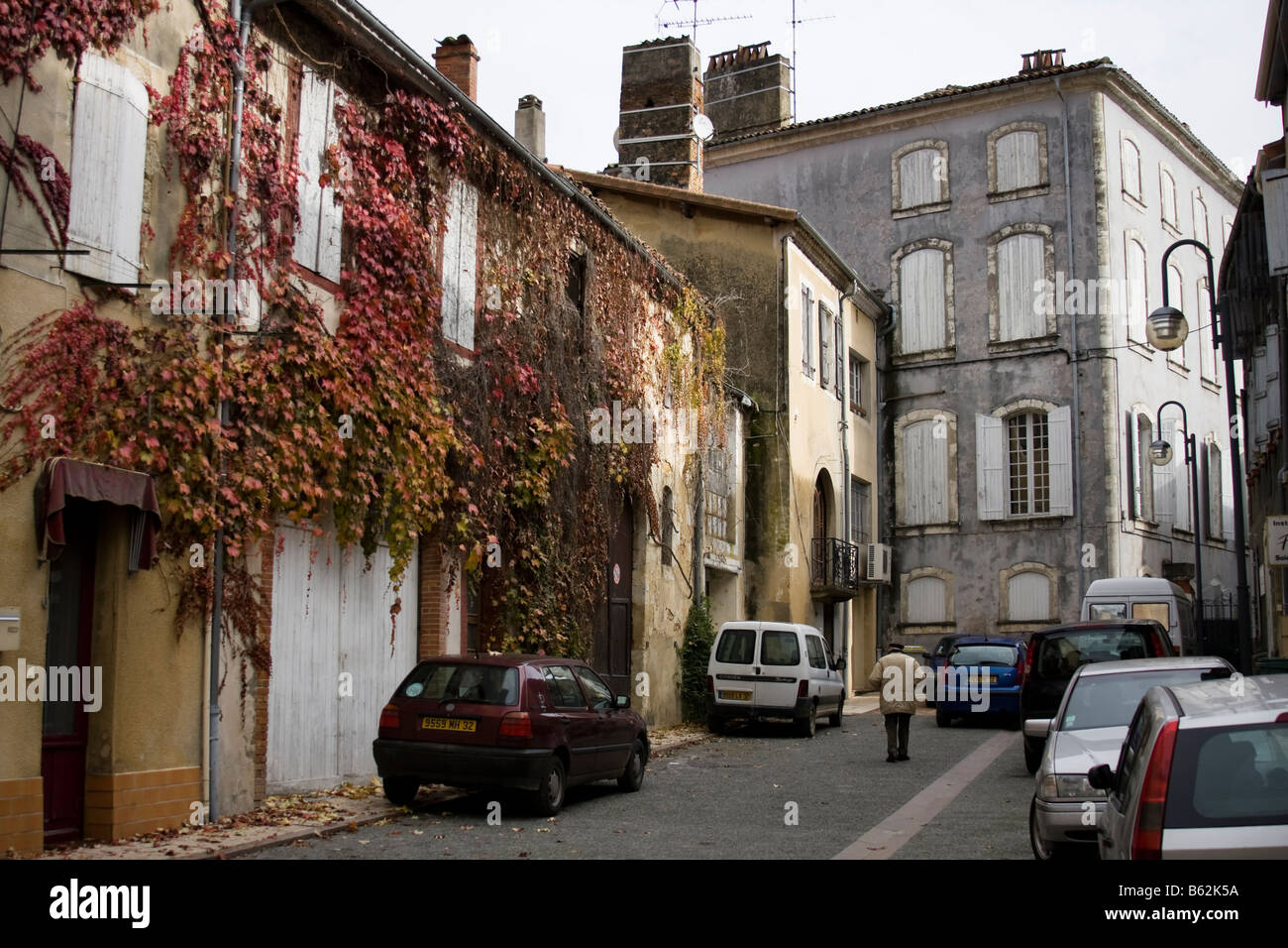Traditional french house hi-res stock photography and images - Alamy