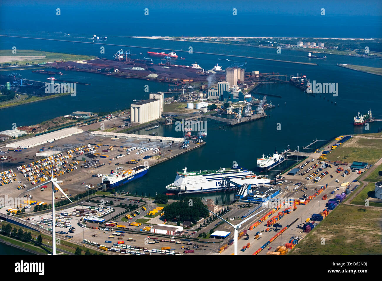 Oil Terminal Rotterdam High Resolution Stock Photography and Images Alamy