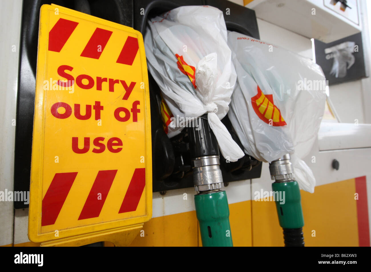 OUT OF USE SHELL PETROL PUMPS Stock Photo