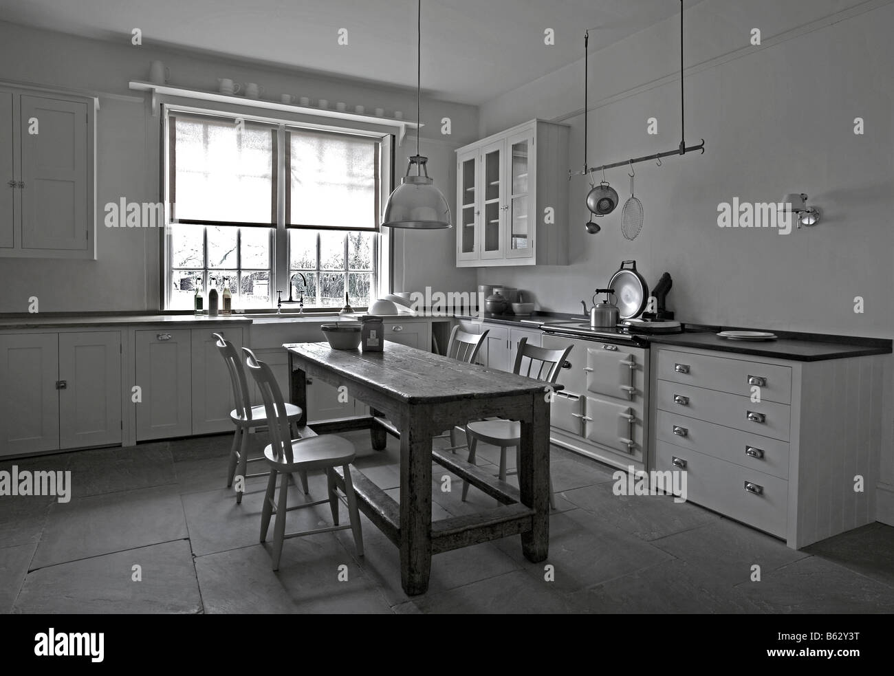 Country kitchen interior hi-res stock photography and images - Alamy