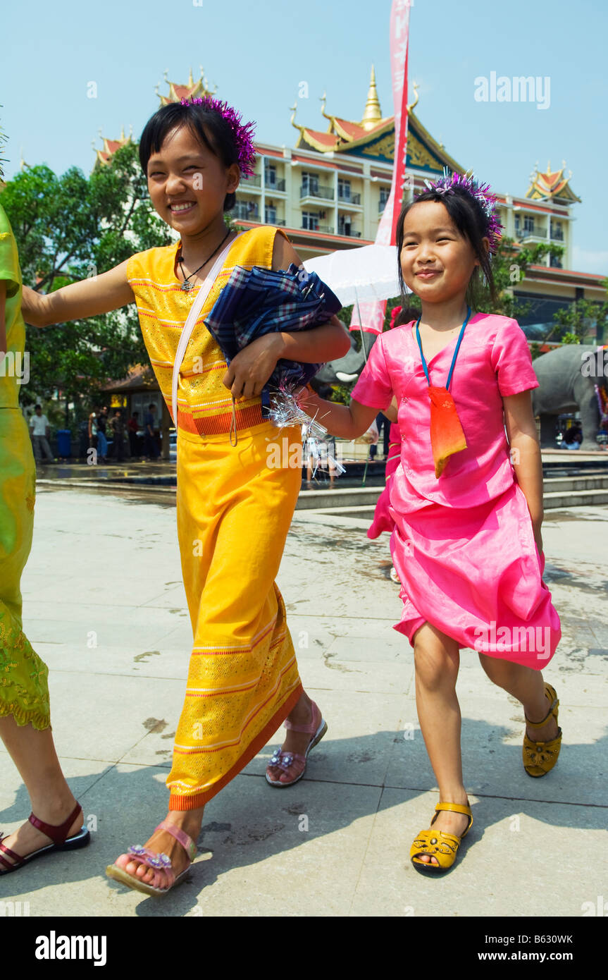 Yunnan Traditional Dress High Resolution Stock Photography and Images ...