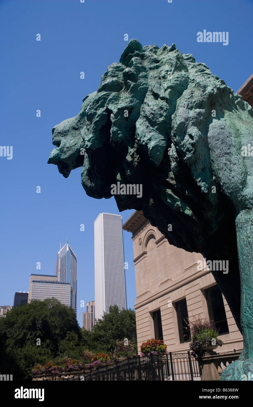 Statue of lion outside an art museum, Art Institute of Chicago, Chicago