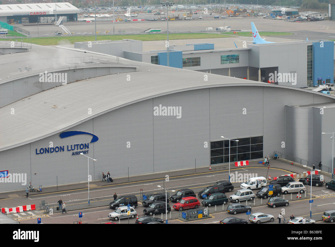 The New Terminal Building At Luton Airport Stock Photo - Alamy