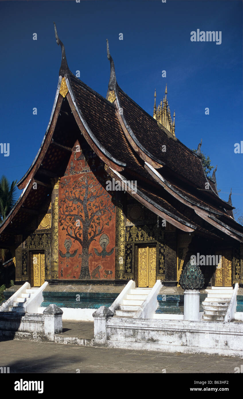 Xieng Tree West façade of Wat Xieng Thong, built in 1560, and its painted Tree of ...