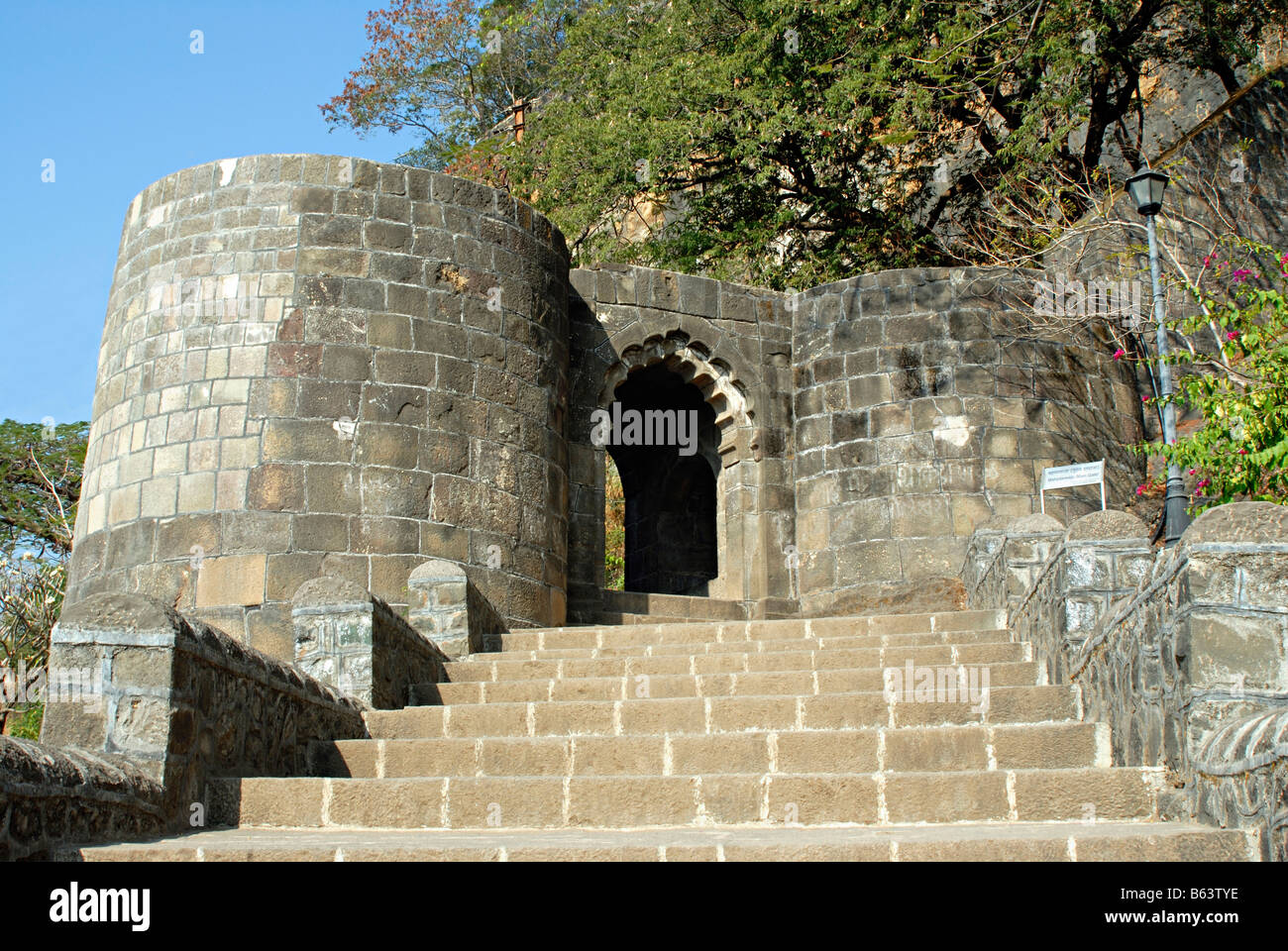 Fort Shivneri, Maharashtra | 