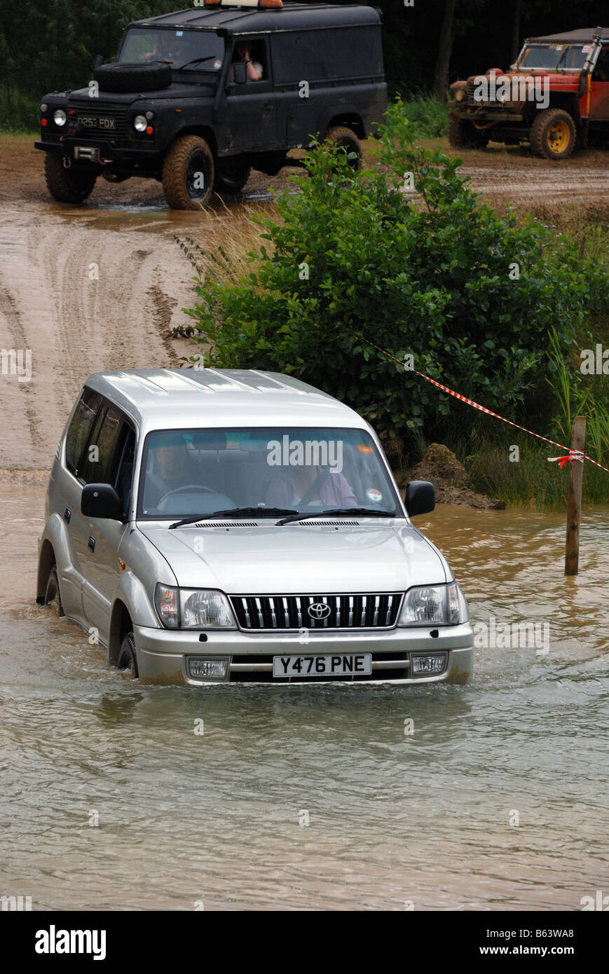 Toyota Colorado entering the water Registration number Y476 PNE 4WD four wheel drive LRM Show Billing 2008 Land Rover Monthly Stock Photo