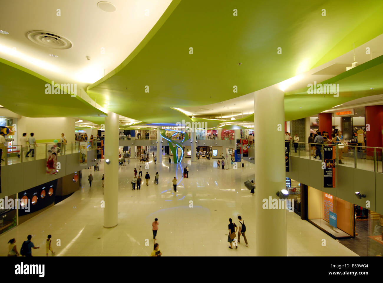 A SHOPPING MALL IN SINGAPORE Stock Photo - Alamy