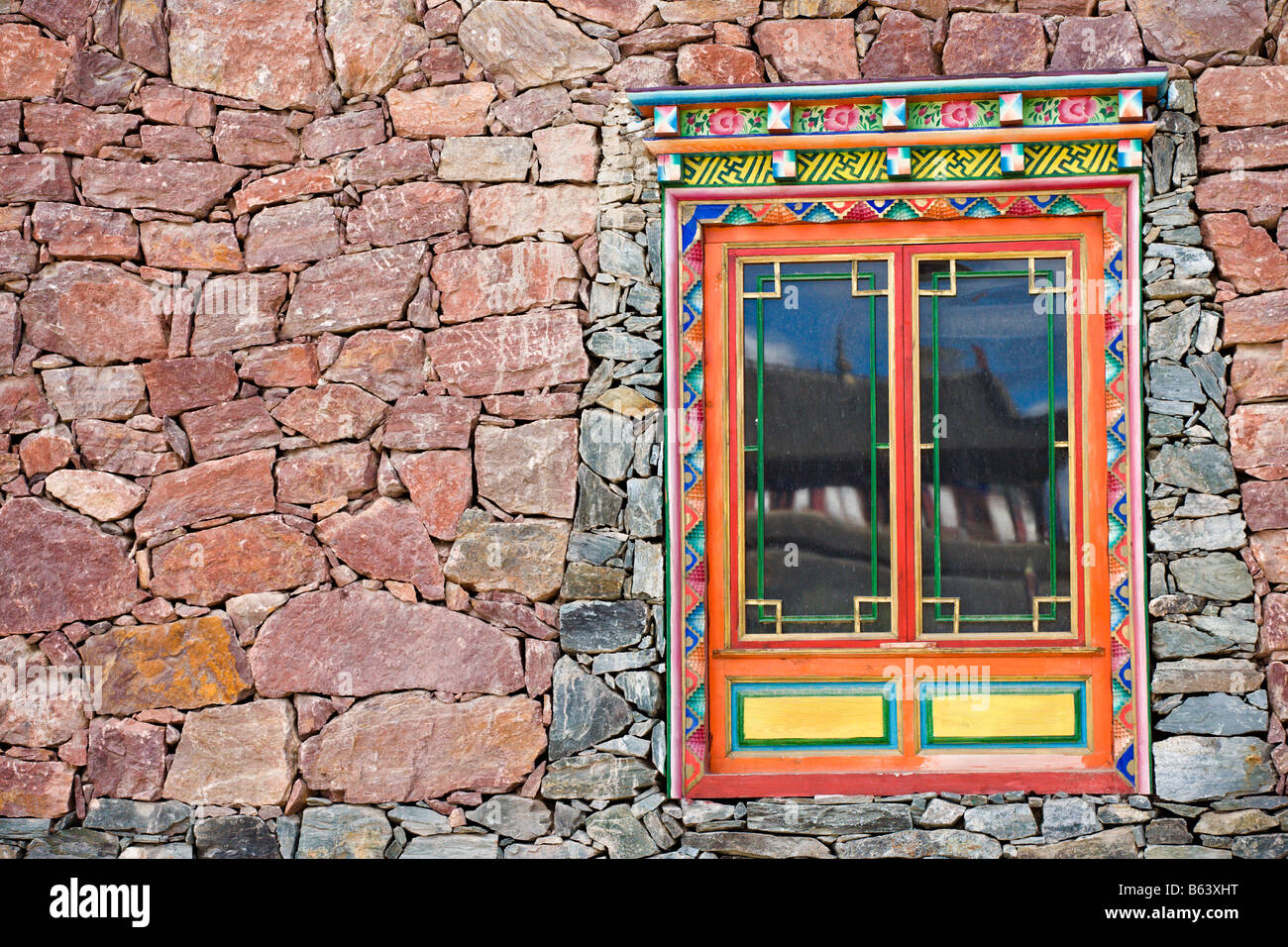 New Tibetan style building with mortarless, hand-laid-up stone, Zhongdian (Shangri-La), Yunnan, China Stock Photo