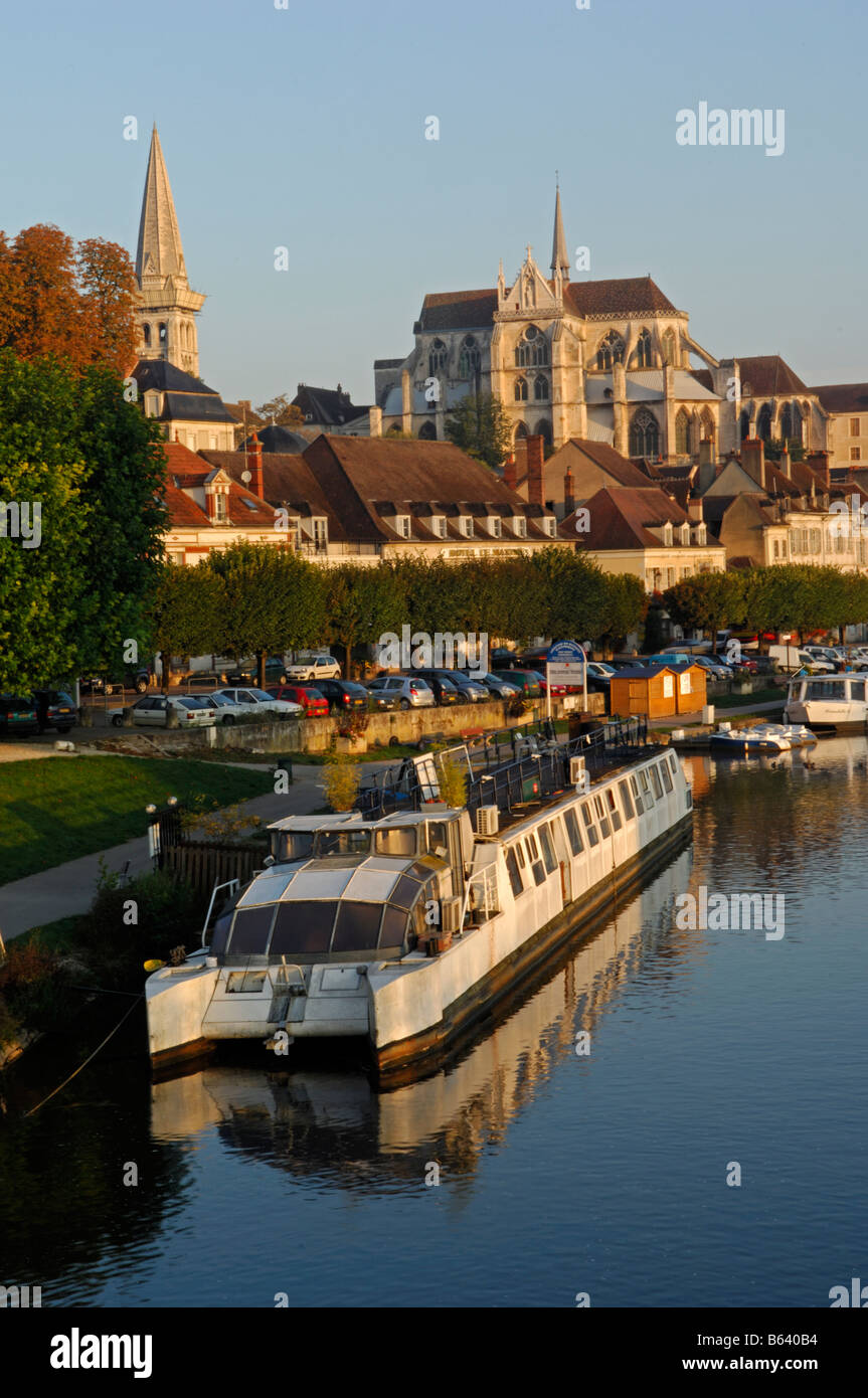River Yonne at Auxerre in the Yonne 89 departement of France Stock Photo