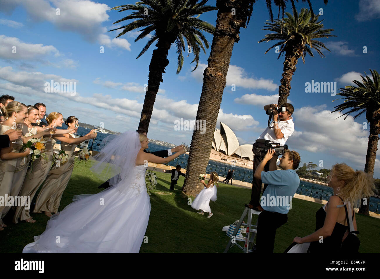 Australia, Sydney, Photo session of marriage, with Opera House in background Stock Photo