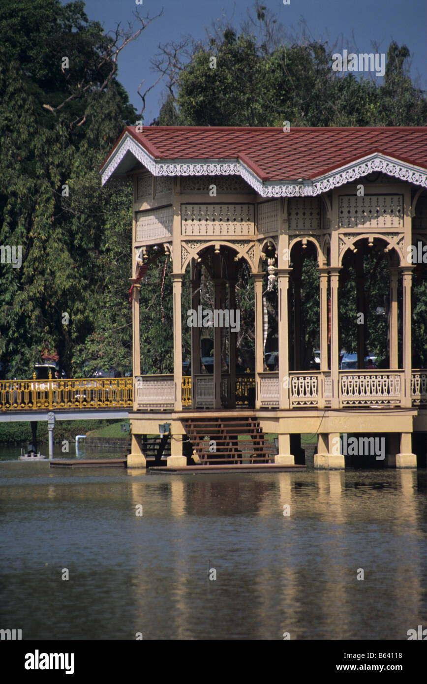Music kiosk and lake pavilion at Vimanmek Teak Mansion in the grounds of Chitlada Palace, Bangkok, Thailand Stock Photo
