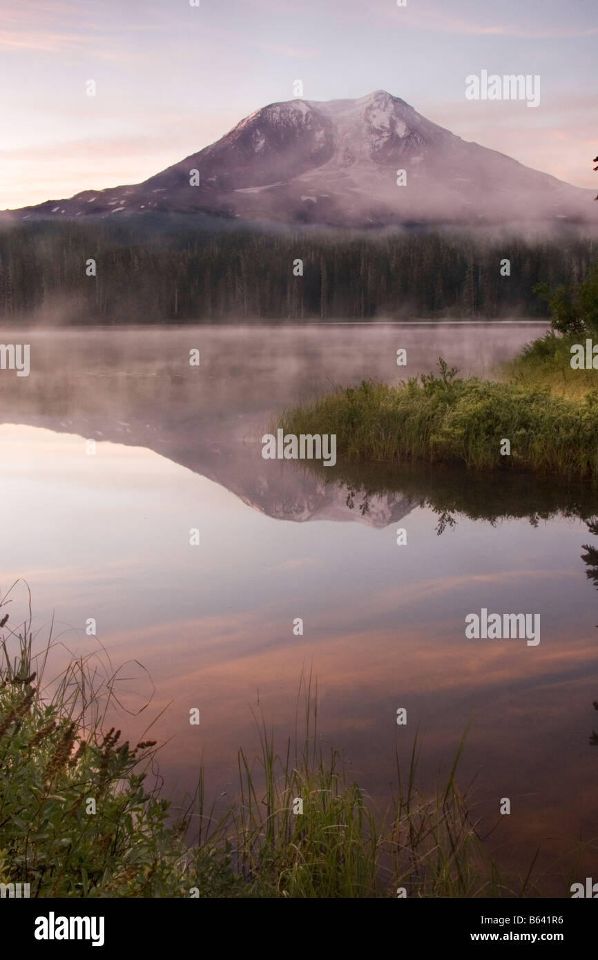 Mount adams takhlakh lake hi-res stock photography and images - Alamy