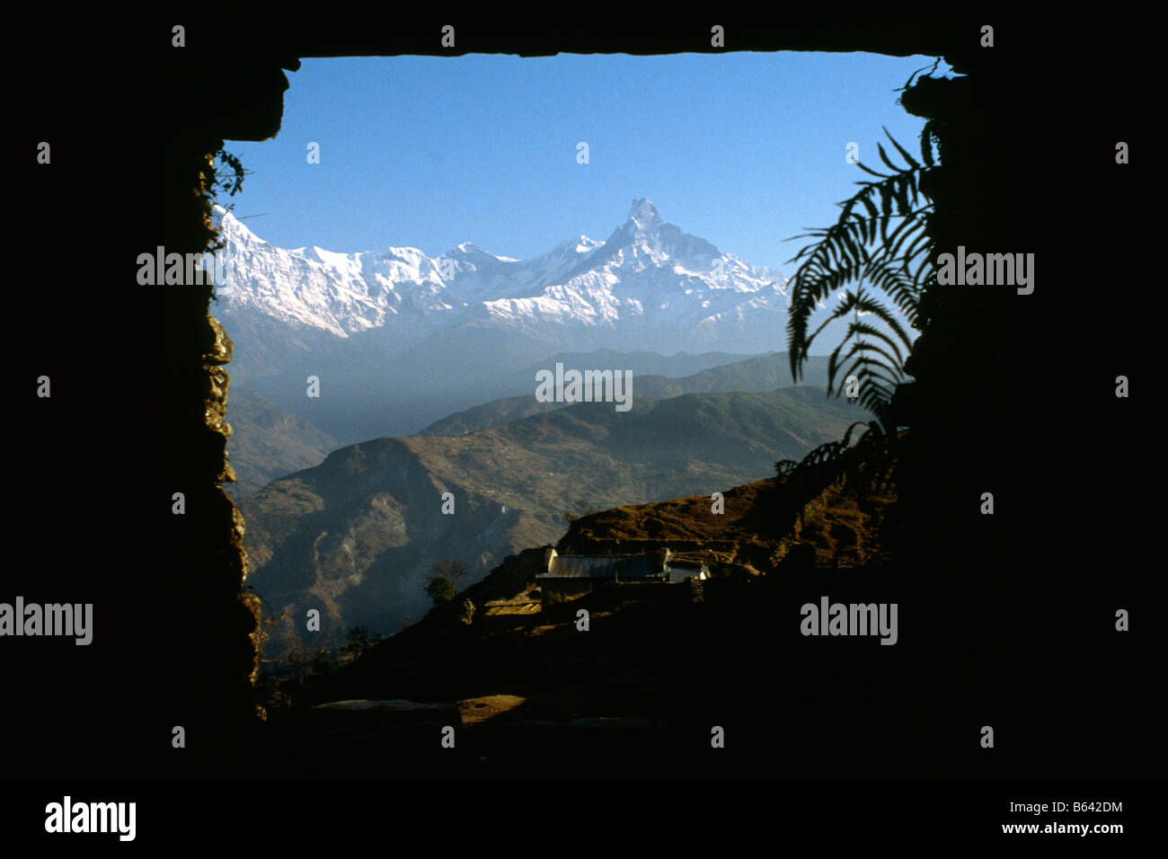 PICTURES CREDIT DOUG BLANE Trekking around the Annapurna circuit in Himalayan Kingdom of Nepal Nepalese Himalayas Stock Photo