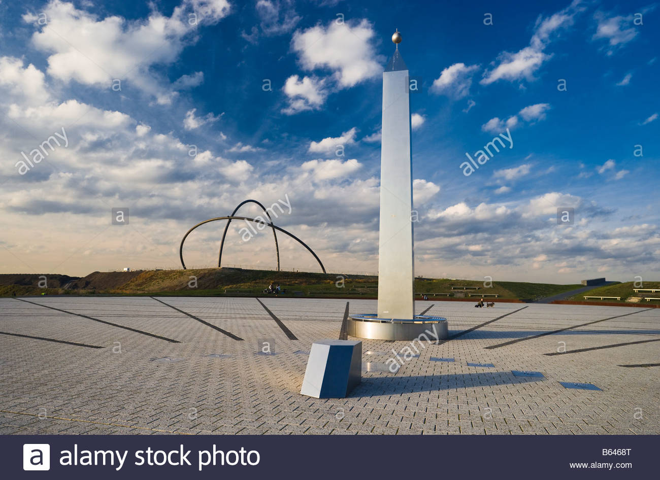 Obelisk And Sundial Stock Photos & Obelisk And Sundial Stock Images Alamy