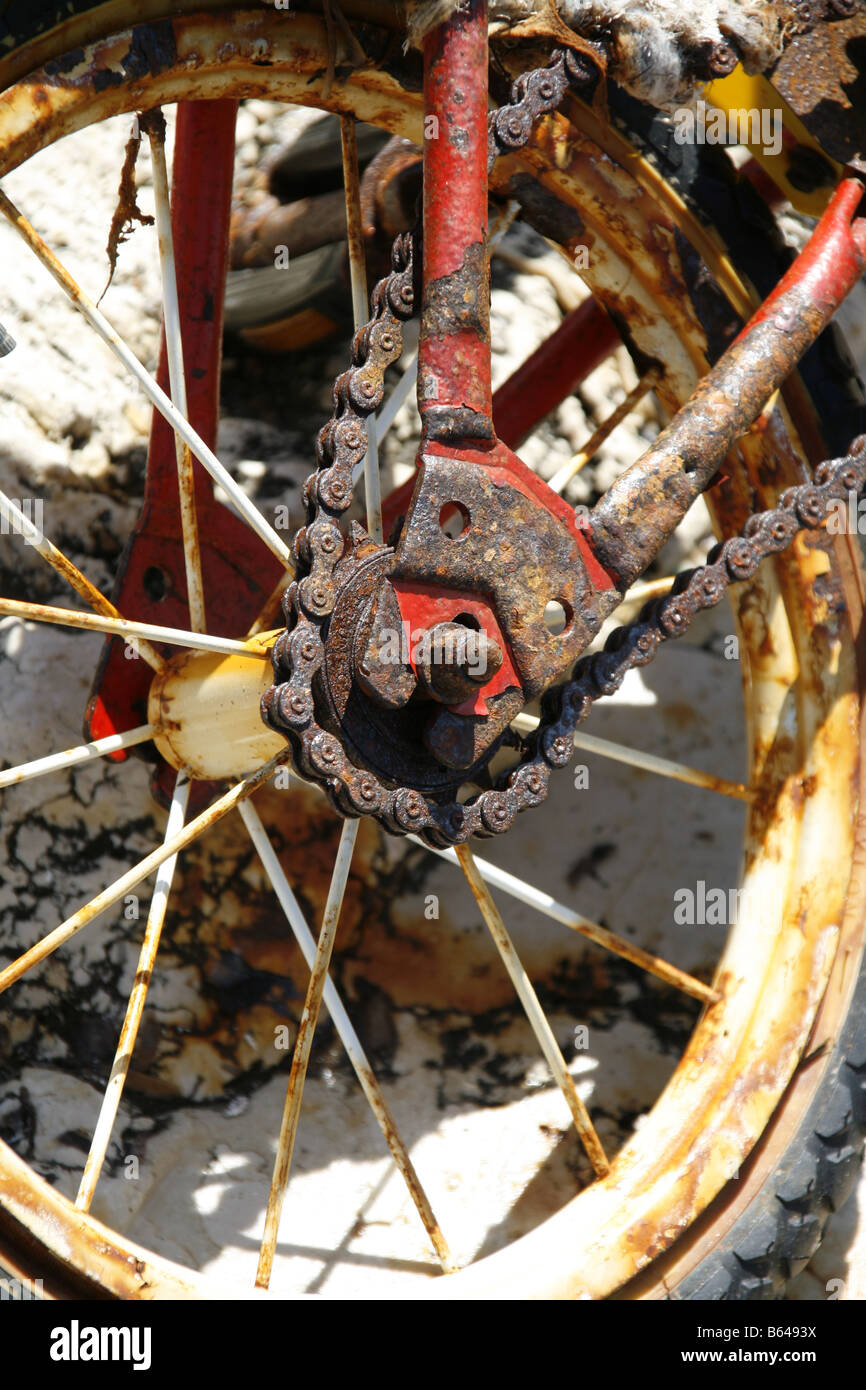 red bike chain