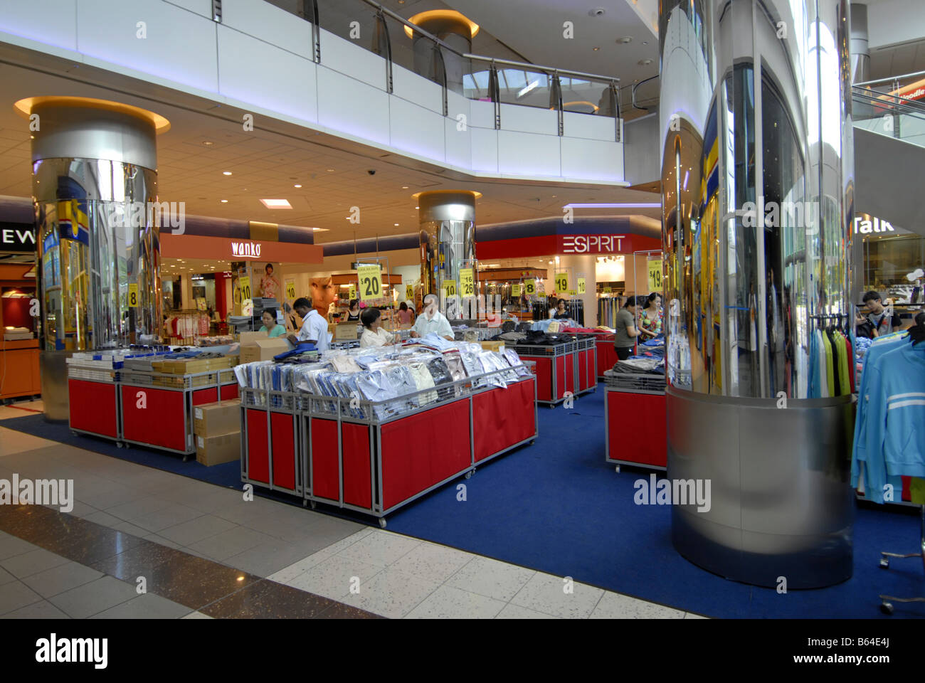 A SHOPPING MALL IN SINGAPORE Stock Photo - Alamy