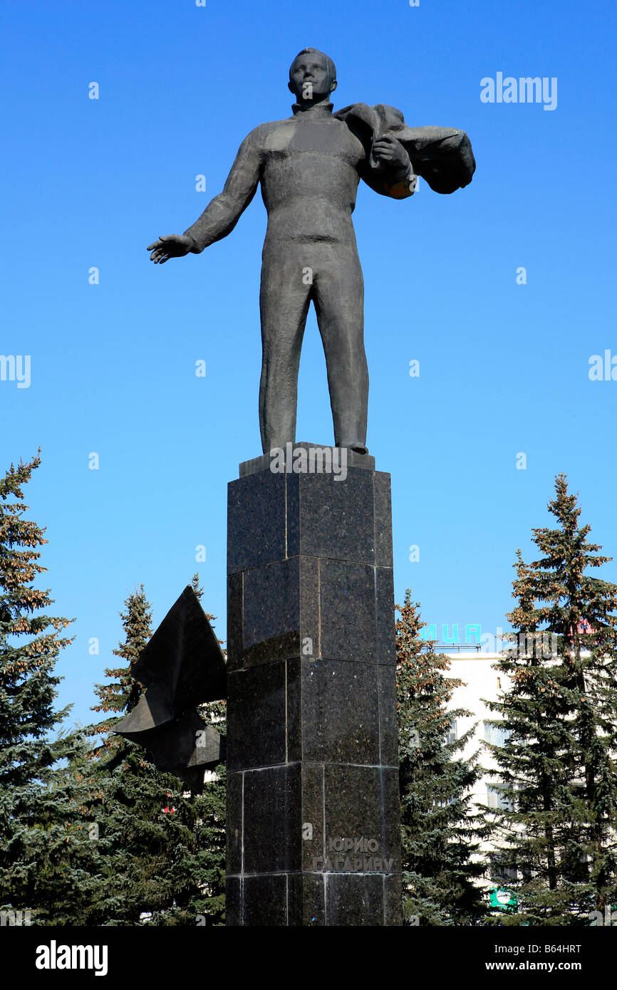 Statue of the world's first human in space cosmonaut Yuri Gagarin (1934-1968) at the main square in Gagarin (formerly Klushino), Russia Stock Photo