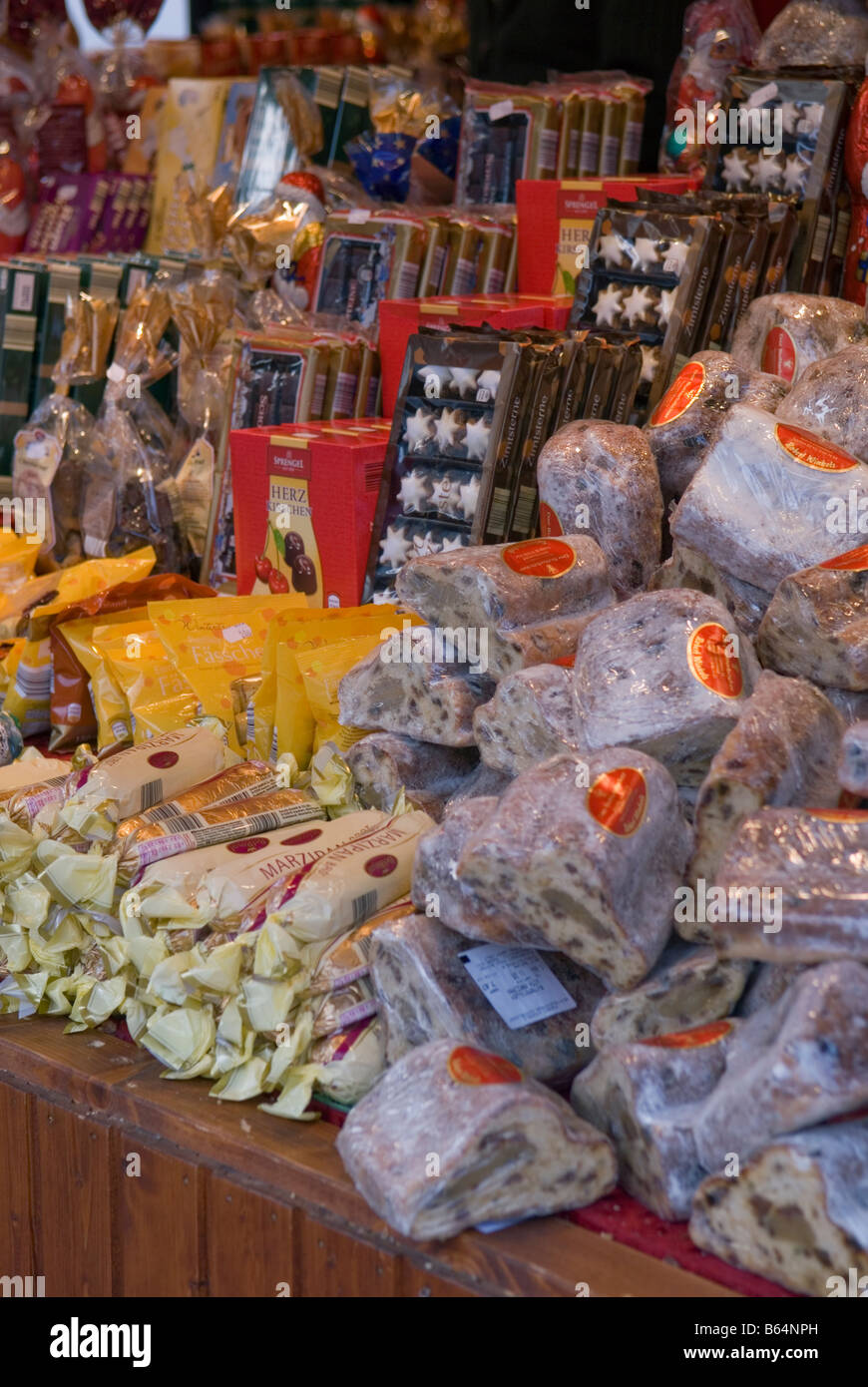 German christmas market cake hi-res stock photography and images - Alamy