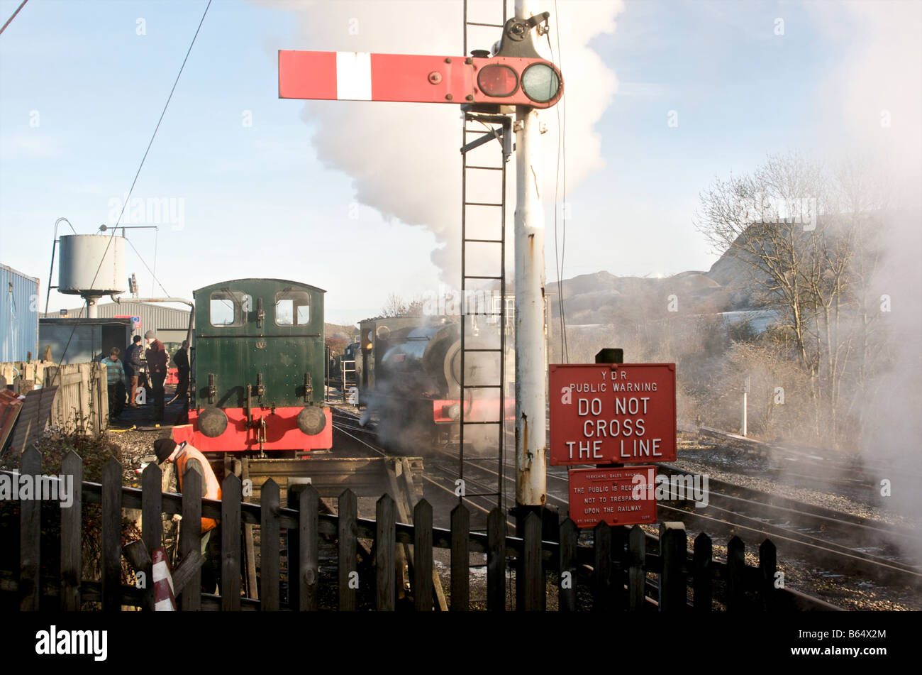 The steam train leaving Embsay Station near Skipton Stock Photo