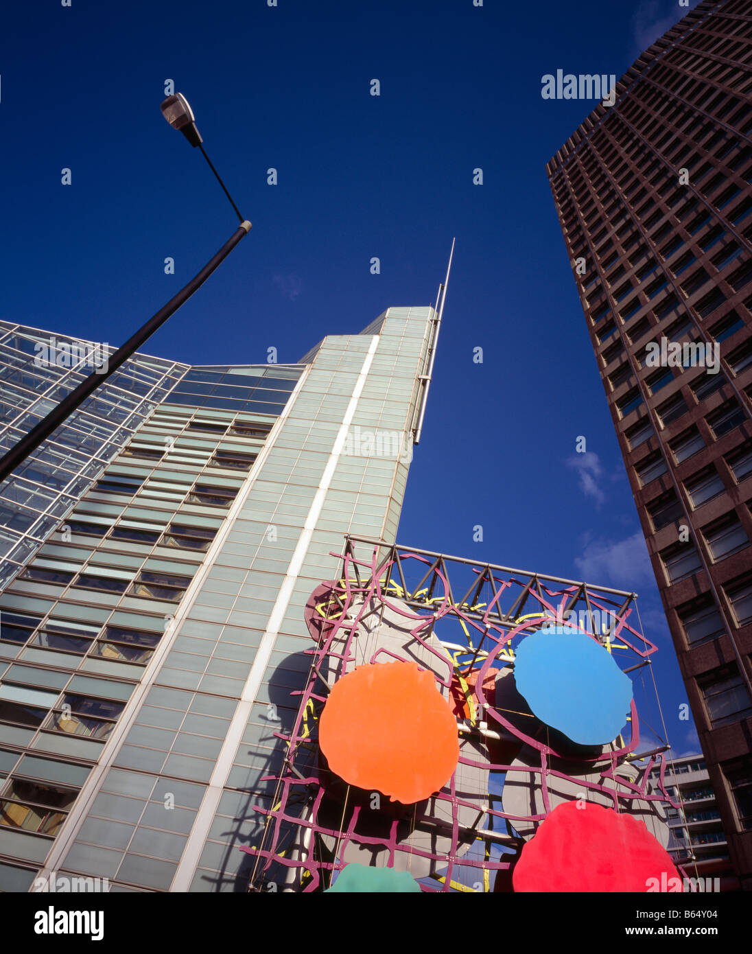 Tall buildings and modern art. Bressenden Place, Victoria, London, SW1, England, UK. Stock Photo