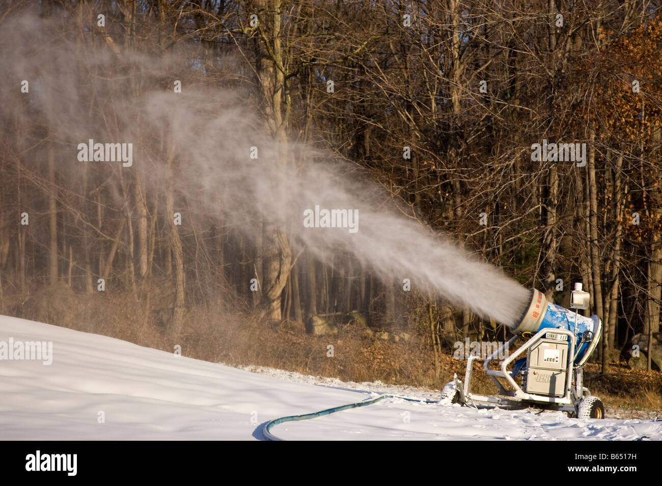 Snow gun making snow Stock Photo Alamy