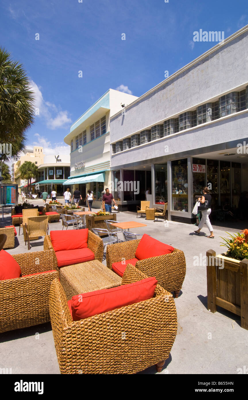 Shops and restaurants on Lincoln Road "Art Deco district" "South Beach