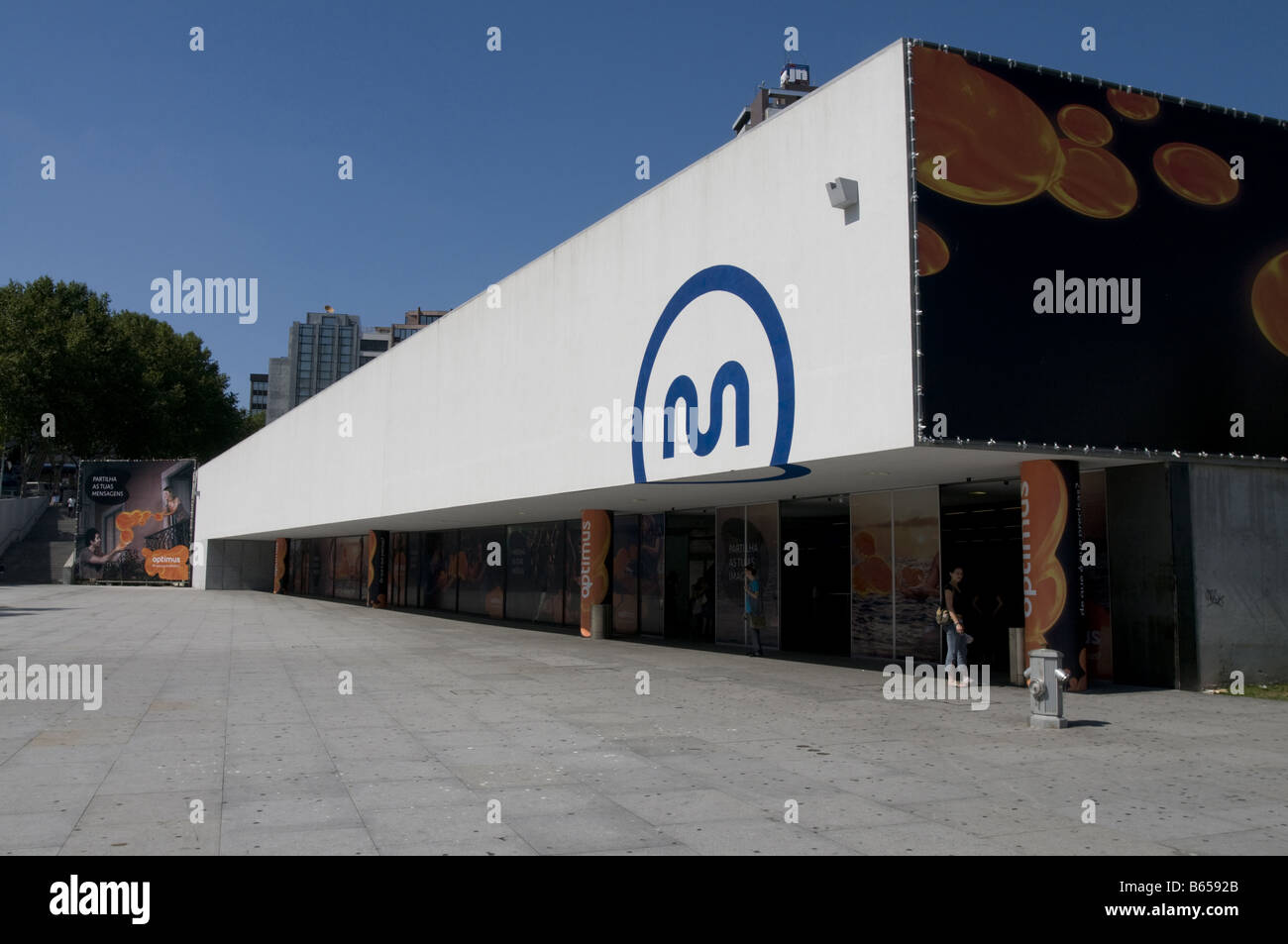 Trindade Metro station in Porto designed by Souto Moura Stock Photo - Alamy