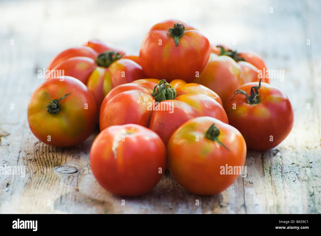 Pile of ripe tomatoes Stock Photo - Alamy