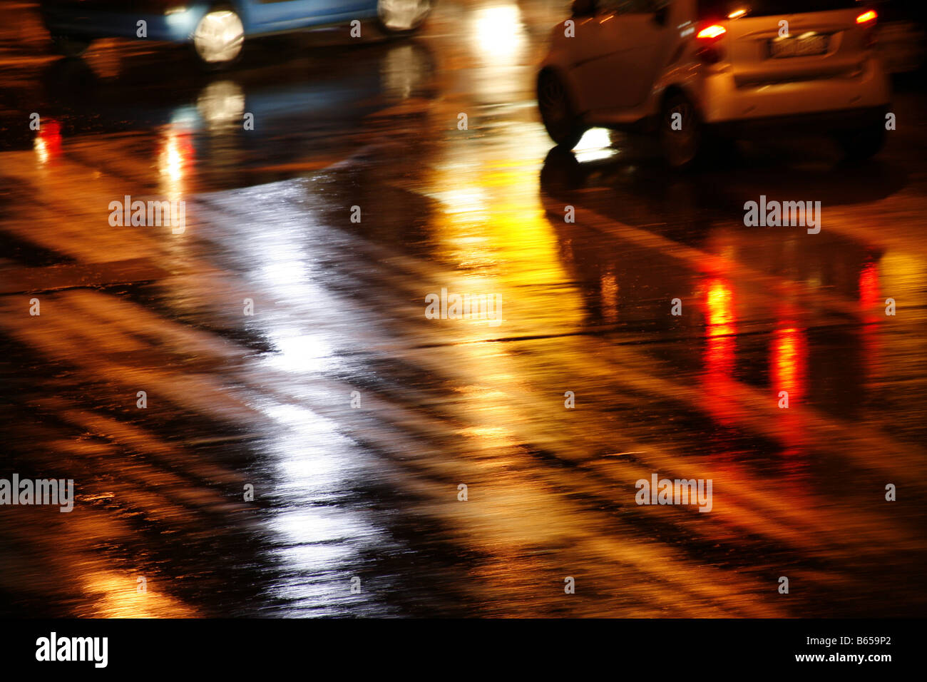 Single parked car city night hi-res stock photography and images - Alamy