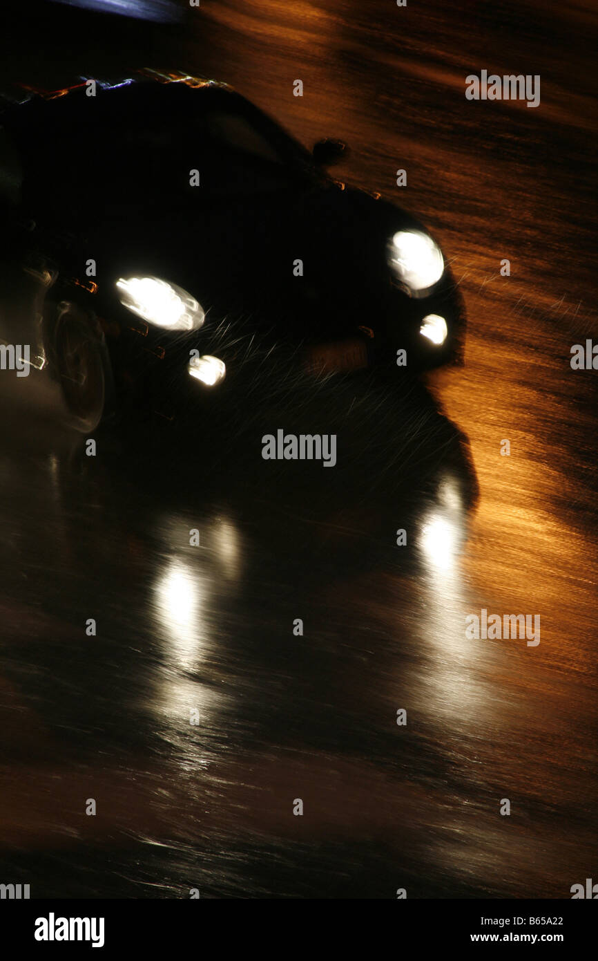 Single parked car city night hi-res stock photography and images - Alamy