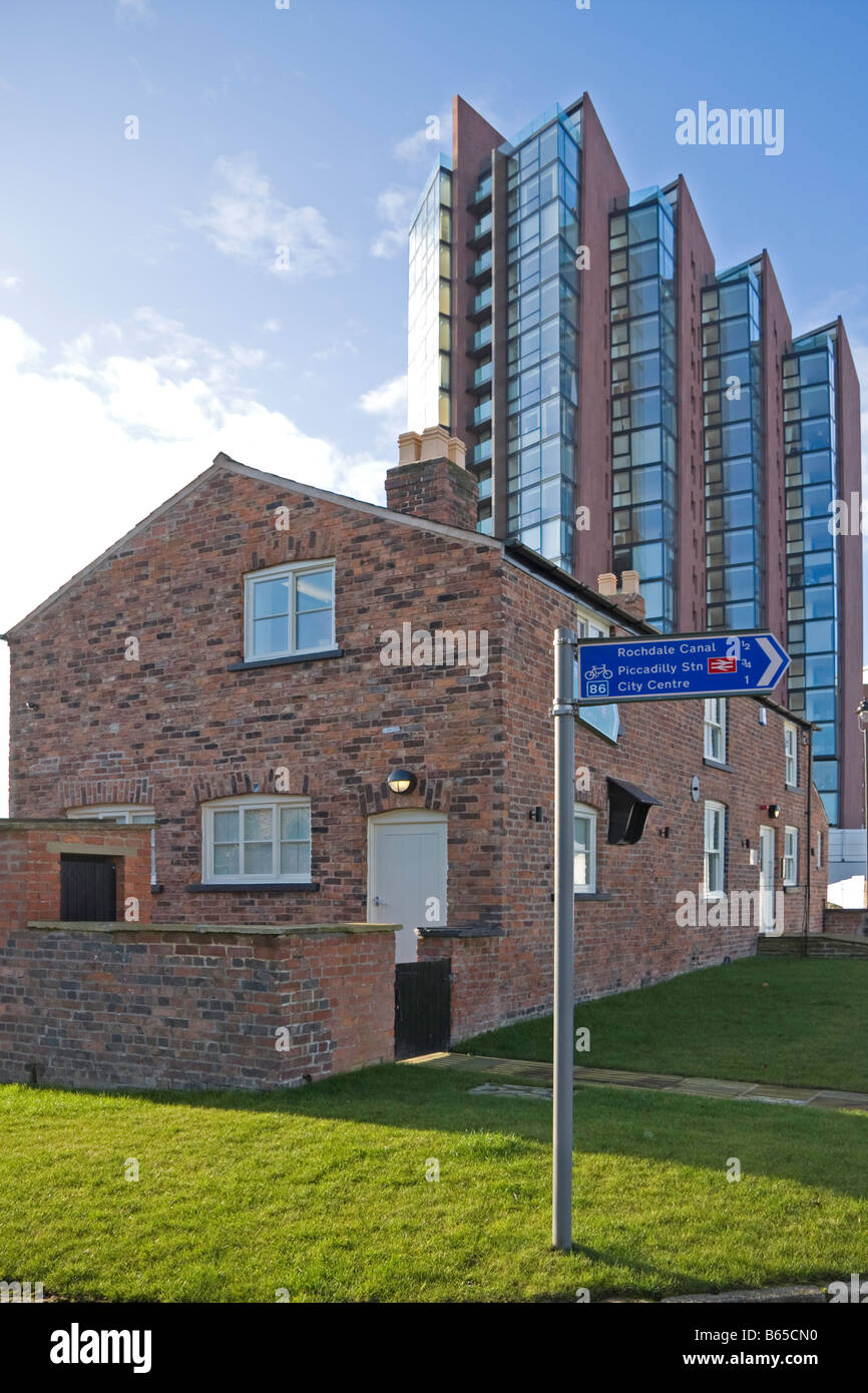 Old and new manchester uk hi-res stock photography and images - Alamy
