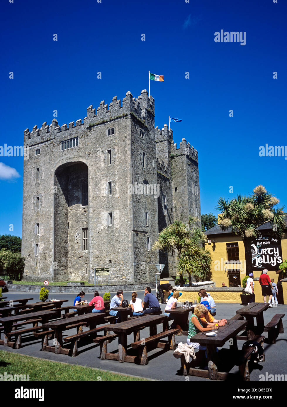 1378 Bunratty Castle Co Clare Republic of Ireland Stock Photo