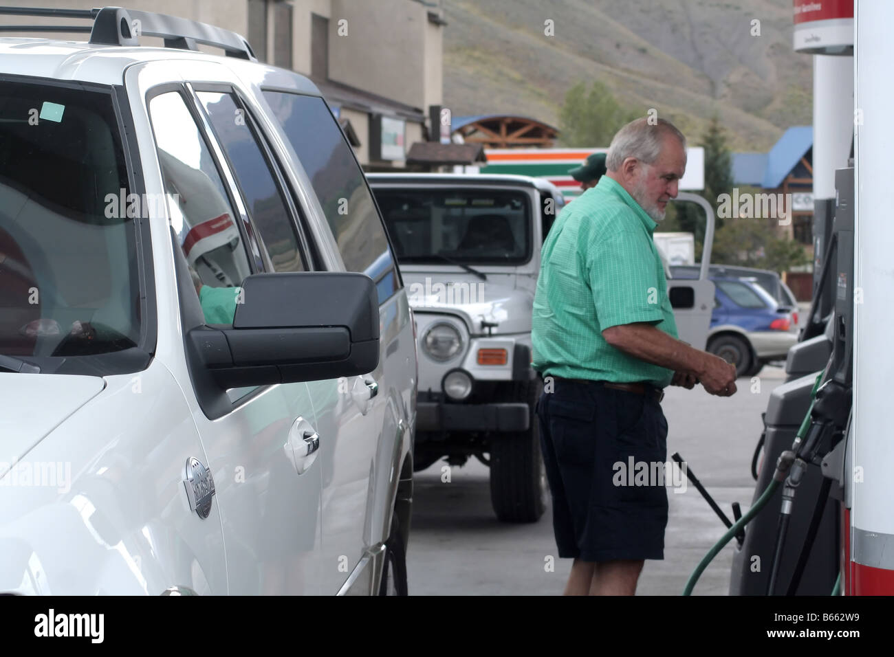 Sport cars at a gas station hi-res stock photography and images - Alamy