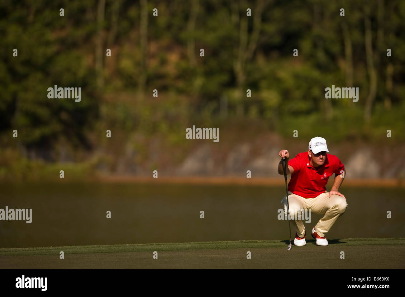 Robert Karlsson of Sweden during the final round of the 2008 Omega World Cup of Golf at the Mission Hills Golf Club in Shenzhen Stock Photo