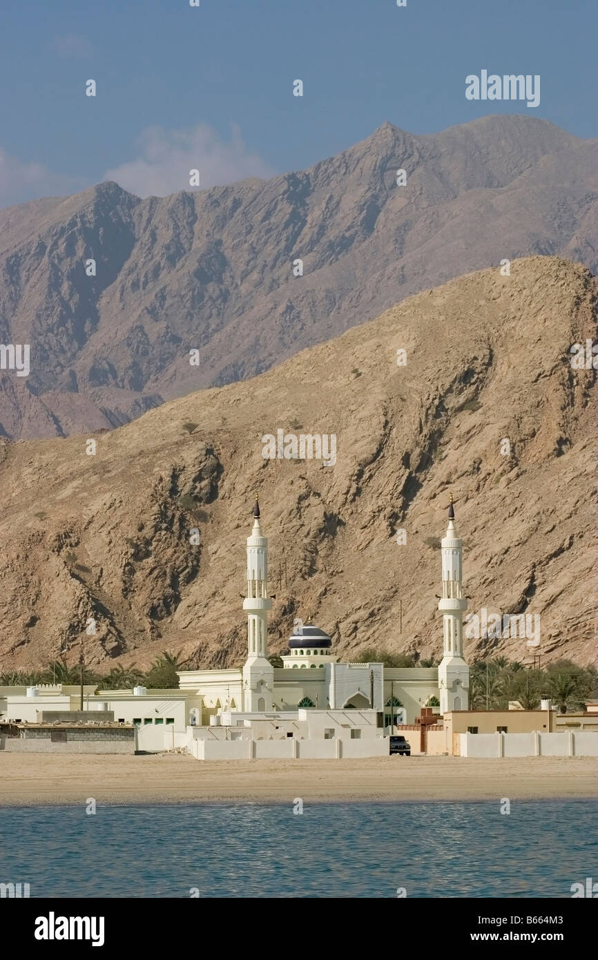Oman Musandam peninsula Dibba mosque & beach Stock Photo